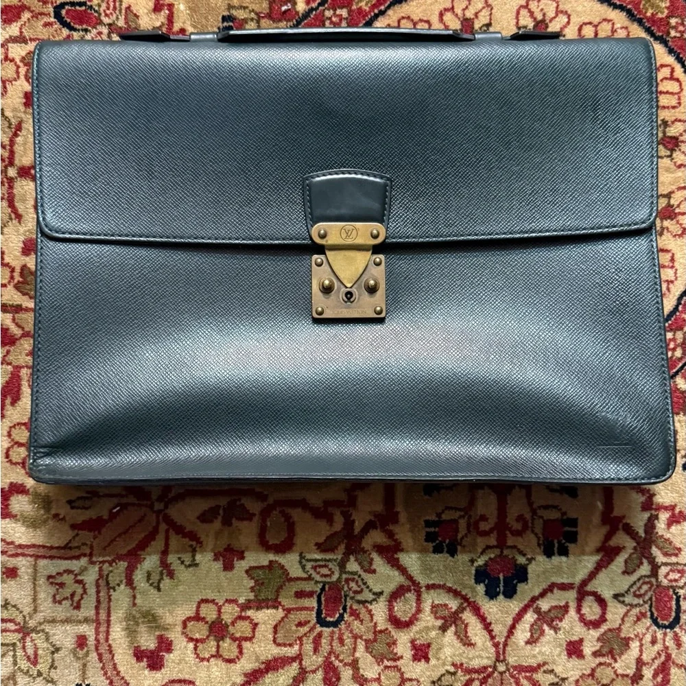 Vintage Louis Vuitton Taiga Serviette Clado Bag